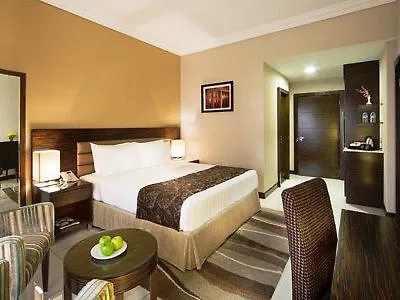 ***  דובאי Gateway Hotel איחוד האמירויות הערביות